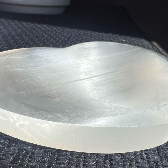 Selenite Crystal Heart Shaped Dish - Picture 7 of 12